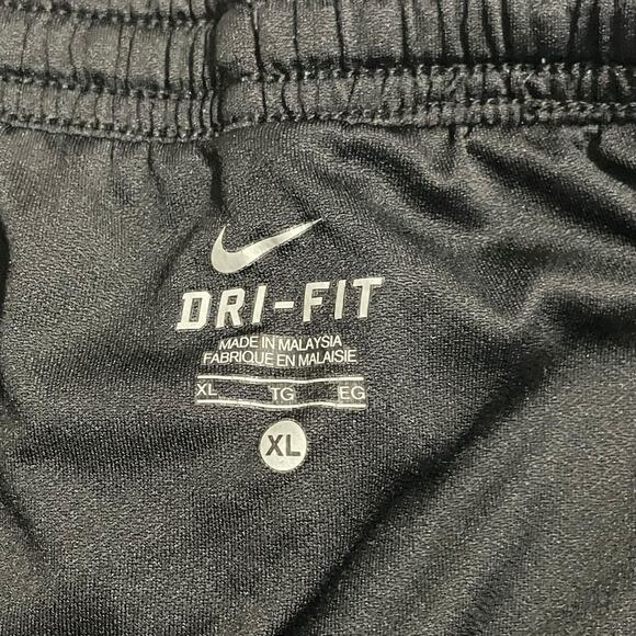 Nike Womens Athletic Shorts Size XL Black Green Soccer Football Shorts Dri Fit - Picture 4 of 9